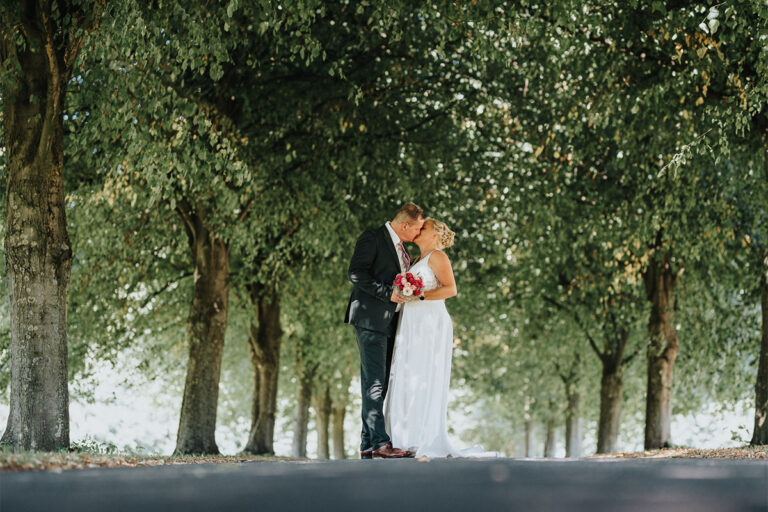 297-200807-helwes_web_res